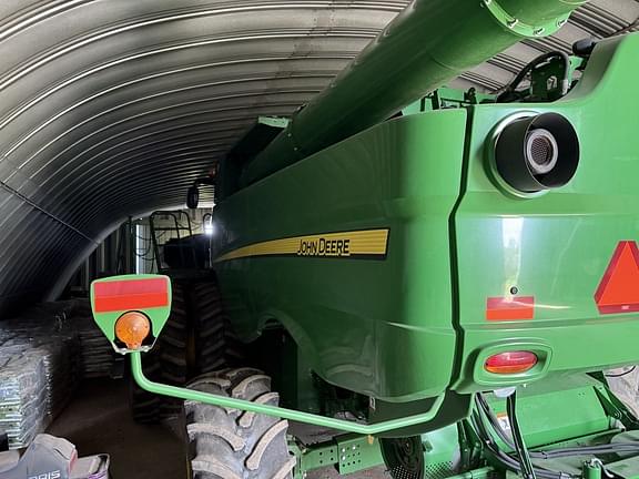 Image of John Deere S680 equipment image 3