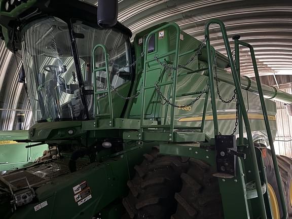 Image of John Deere S680 equipment image 2