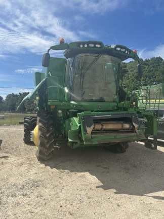 Main image John Deere S680