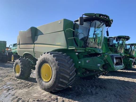 Main image John Deere S680