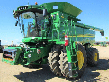 Main image John Deere S680