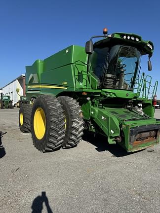 Image of John Deere S680 equipment image 1