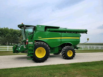 Main image John Deere S680