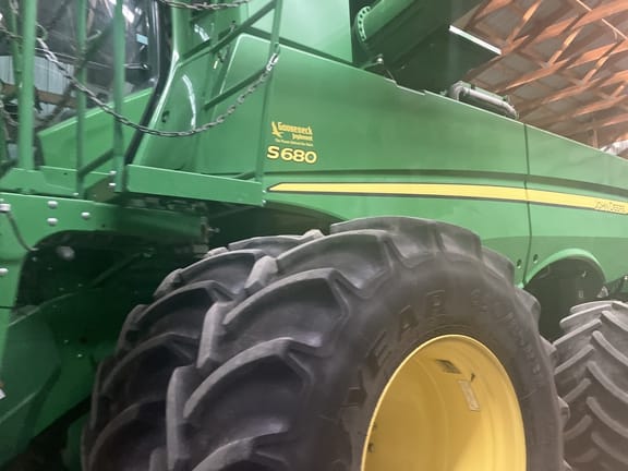 Main image John Deere S680