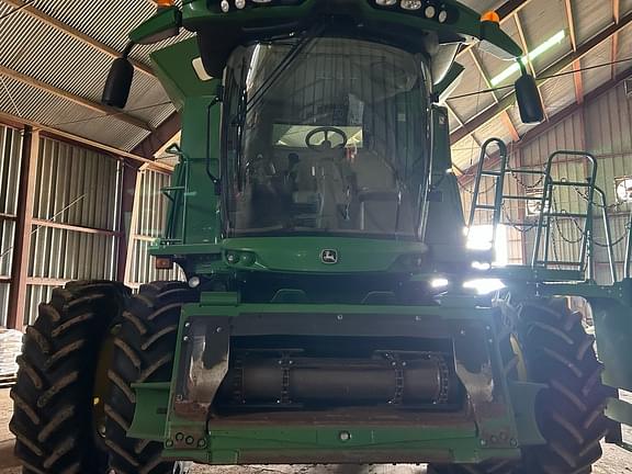 Image of John Deere S680 equipment image 2
