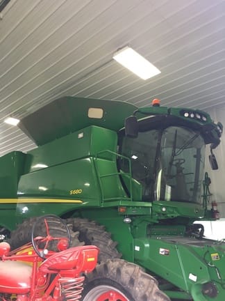 Main image John Deere S680