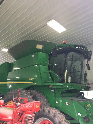 Main image John Deere S680