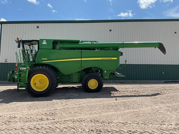 Image of John Deere S680 equipment image 1