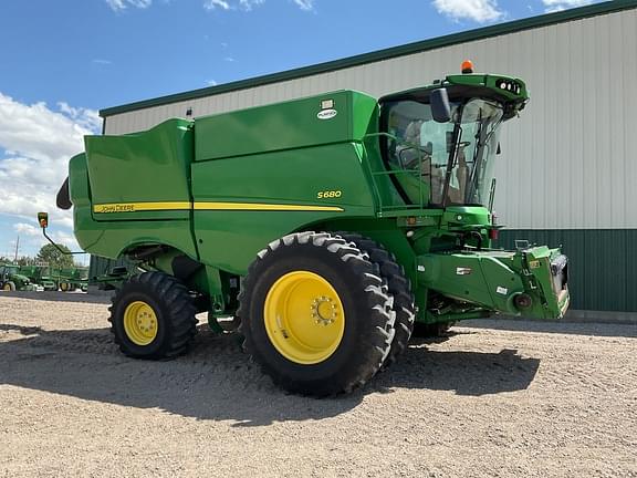 Image of John Deere S680 equipment image 4
