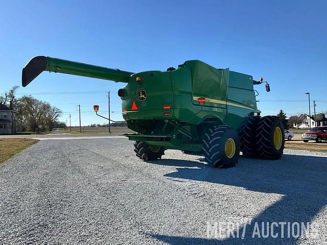 Image of John Deere S680 equipment image 4