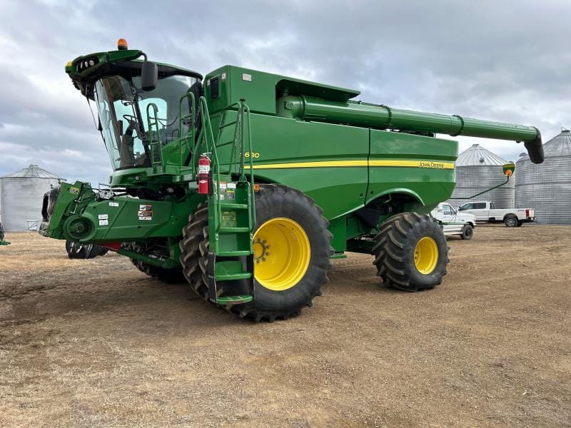 Main image John Deere S680