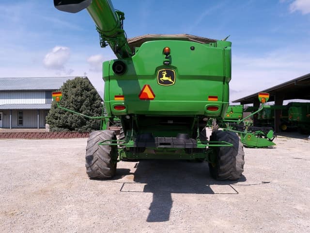 Image of John Deere S680 equipment image 4