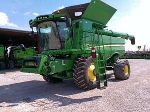 2016 John Deere S680 Image