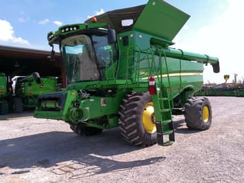 Main image John Deere S680