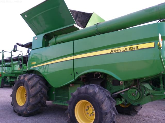 Image of John Deere S680 equipment image 2