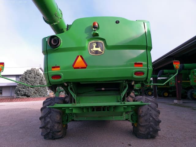 Image of John Deere S680 equipment image 3
