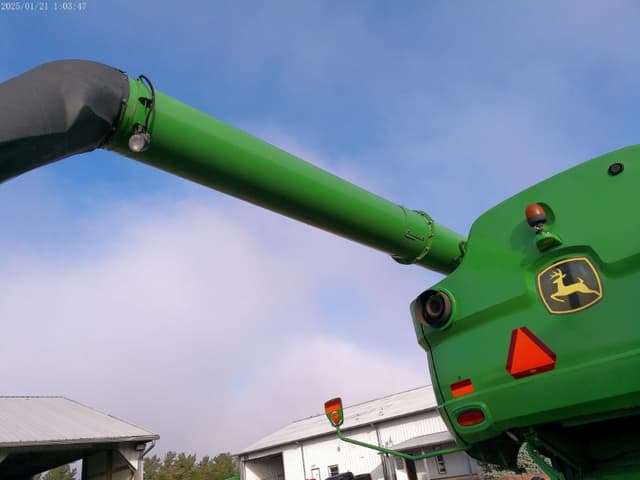 Image of John Deere S680 equipment image 4