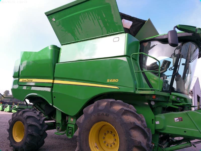 Image of John Deere S680 Primary image