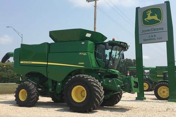 Main image John Deere S680