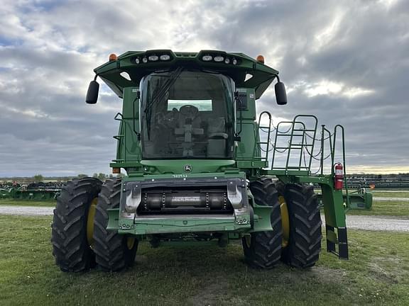 Image of John Deere S680 equipment image 1