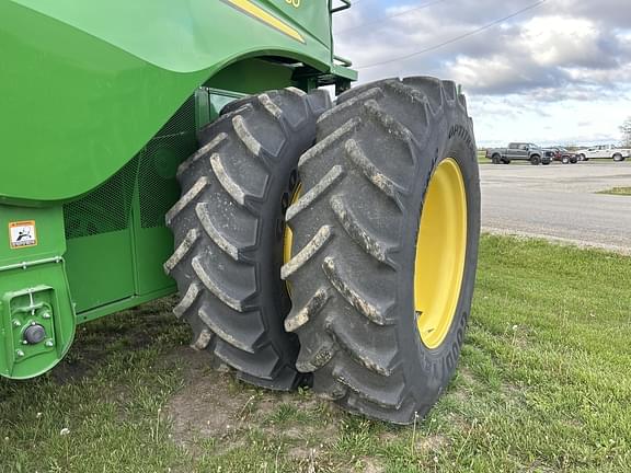Image of John Deere S680 equipment image 4