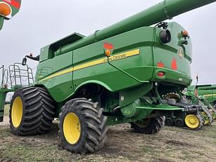 Main image John Deere S680 11