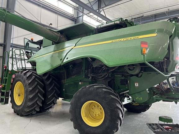2016 John Deere S680 Equipment Image0
