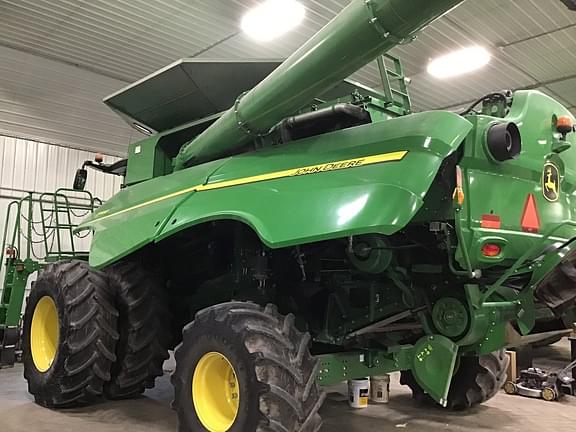 Image of John Deere S680 equipment image 3