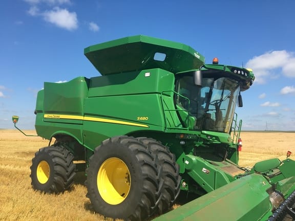 Main image John Deere S680