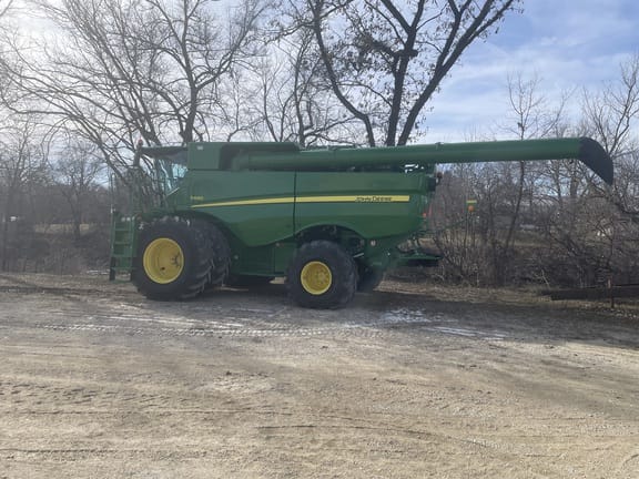 Main image John Deere S680