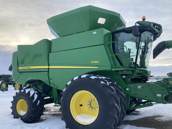 Main image John Deere S680