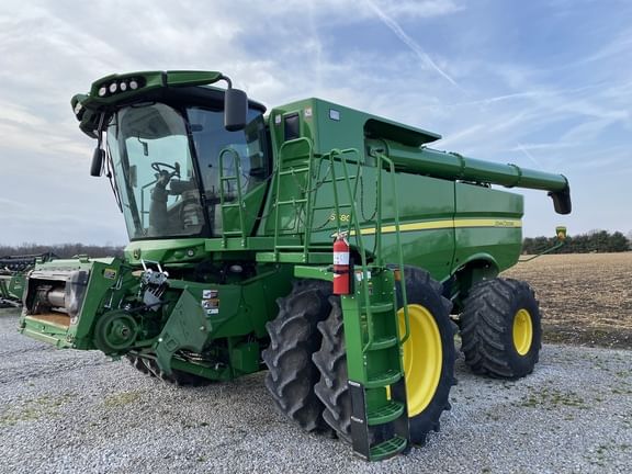 Main image John Deere S680
