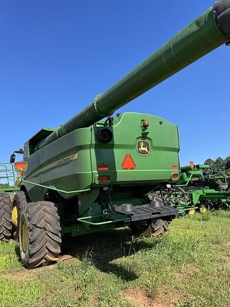 Image of John Deere S680 equipment image 2