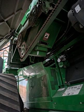 Image of John Deere S690 equipment image 3