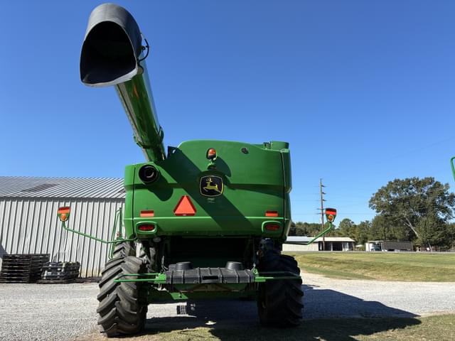 Image of John Deere S690 equipment image 3