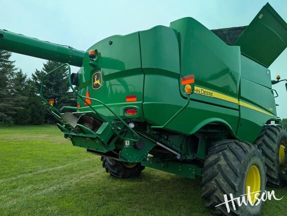 Image of John Deere S690 equipment image 2