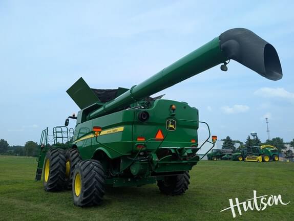 Image of John Deere S690 equipment image 4