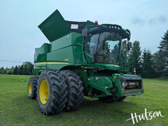 2016 John Deere S690 Equipment Image0