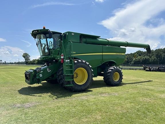 Image of John Deere S690 equipment image 1