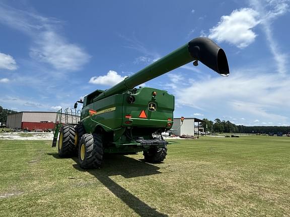 Image of John Deere S690 equipment image 4