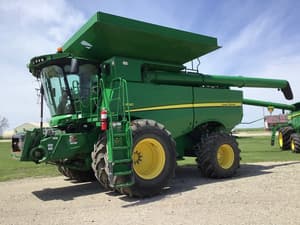 2016 John Deere S690 Image