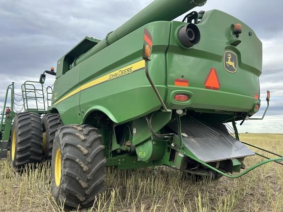 Image of John Deere S690 equipment image 3