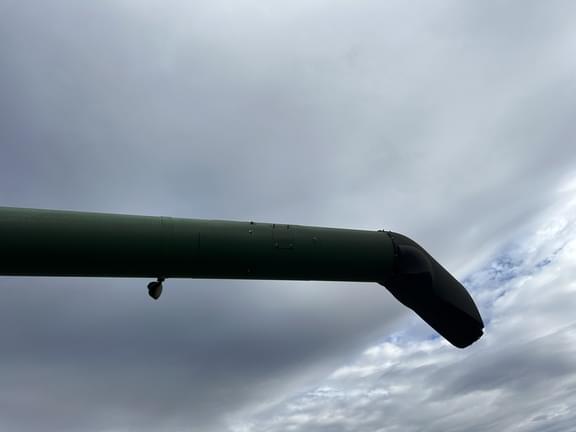 Image of John Deere S690 equipment image 4