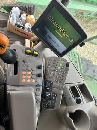 Image of John Deere S690 equipment image 1