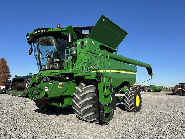 Image of John Deere S690 equipment image 2