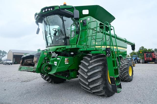 Image of John Deere S690 equipment image 2