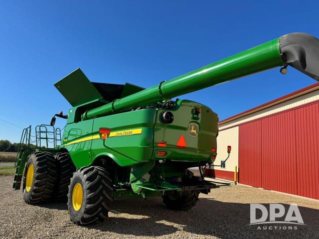 Image of John Deere S690 equipment image 2