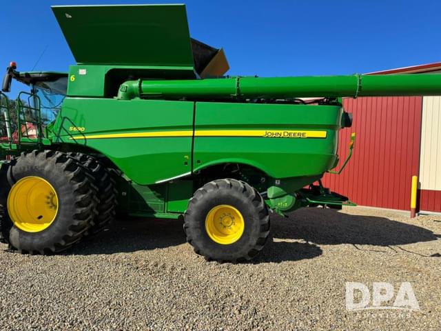 Image of John Deere S690 equipment image 1