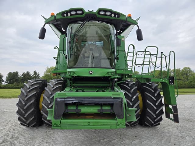 Image of John Deere S690 equipment image 3