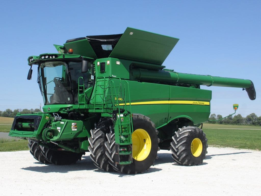 Image of John Deere S690 Primary image